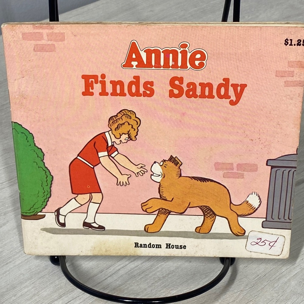 Vintage 1982 Annie Finds Sandy Mini-Storybook Random House Fran Manushkin Book